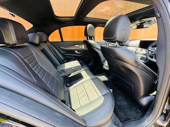 Mercedes Benz E200 black 2018 image 5