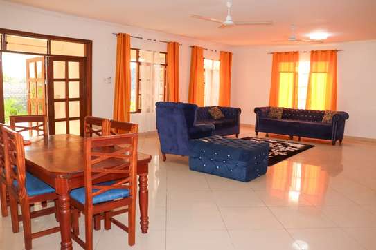 BEACH VILLA FOR SALE IN DIANI image 8