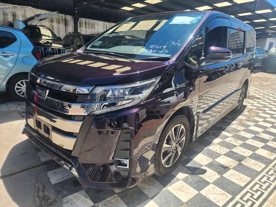 Toyota Noah 7-Seater purple Automatic Van 2019 image 2