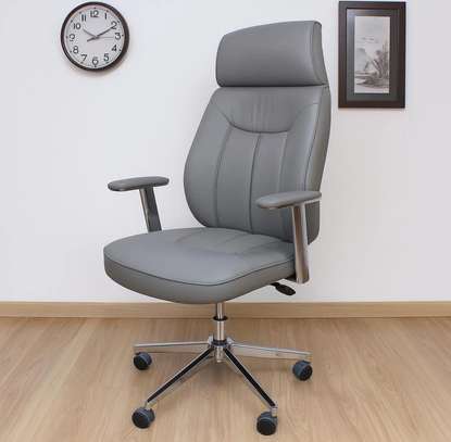 Executive Chairs : Directors Leather Executive Chair image 5