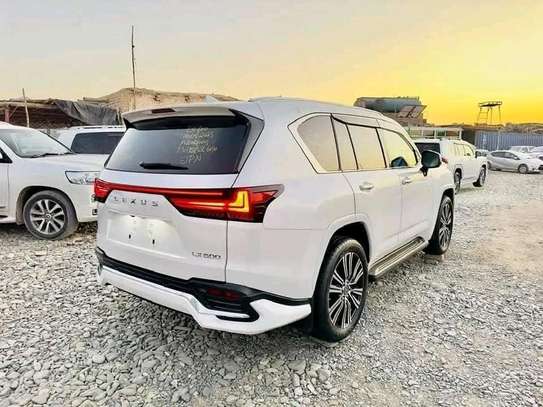 Lexus Lx600 2023 Sport image 14