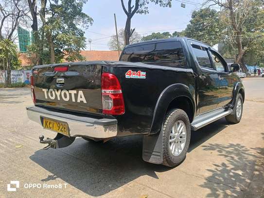 TOYOTA HILUX DOUBLE CAB MANUAL 2011 MODEL image 6
