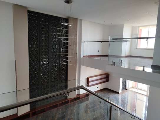4 Bed Apartment with En Suite in General Mathenge image 14