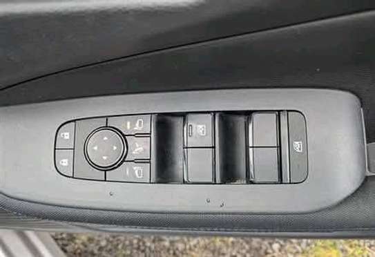 Nissan note 2020 model e power image 7