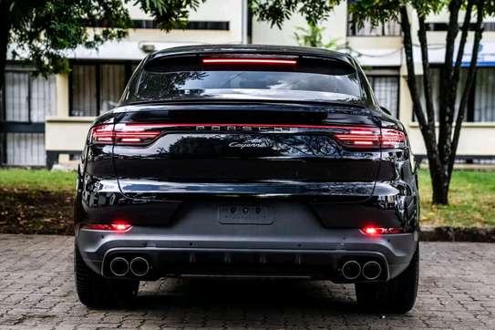 2020 Porsche Cayenne coupe image 2