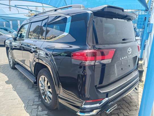 Toyota land Cruiser ZX petrol 2023 image 11