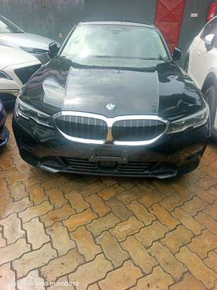 BMW 320i image 12