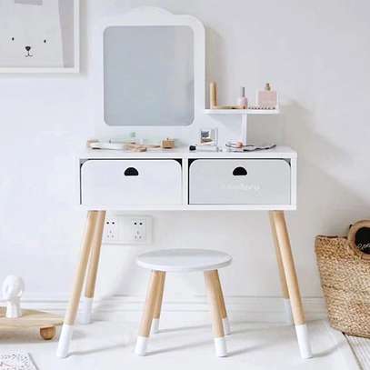 Dresser: White Dressing Table With Drawers In Ikonge image 2