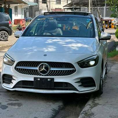 2019 MERCEDES-BENZ W247 Series B180 AMG Line image 5