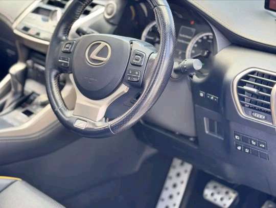 2019 LEXUS NX300 image 7