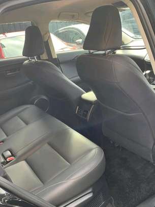 Lexus Nt 200 image 13