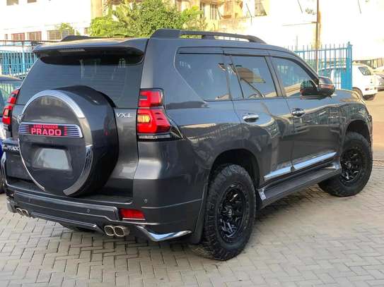 Toyota land Cruiser Prado VX-L Grey 2018 image 8