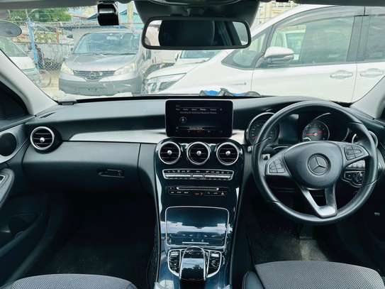 Mercedes Benz C200 2018 black image 7