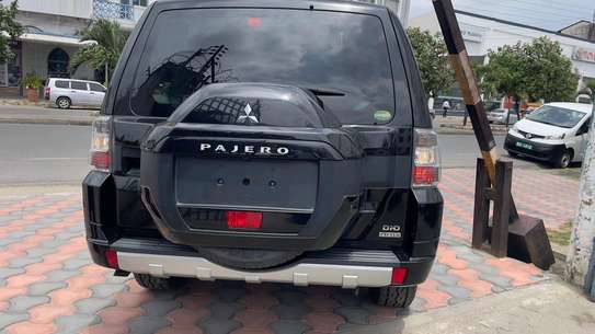 MITSUBISH PAJERO 2018MODEL DIESEL image 2