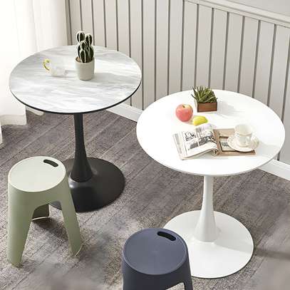 Tulip Metal Base Round White Dining Table image 3