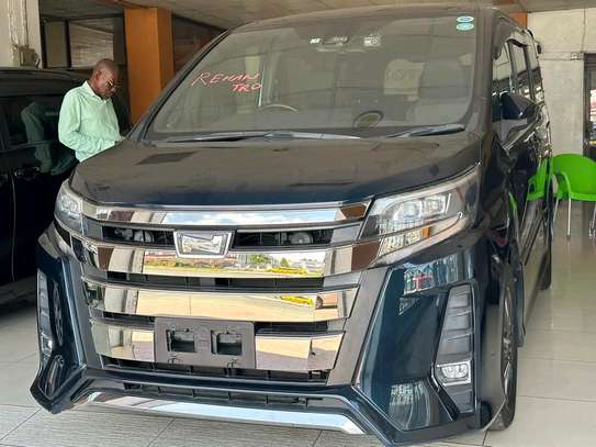 Toyota Noah  wxb image 9