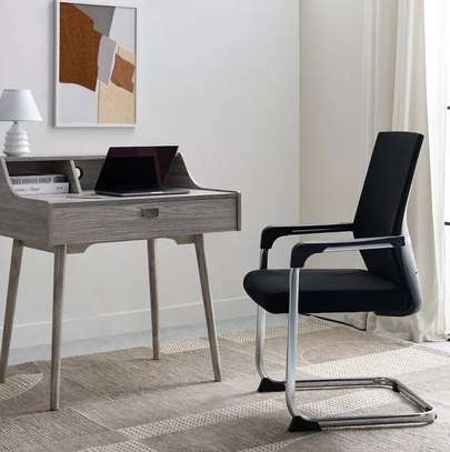 Ergonomic Mesh Visitor Chair image 3