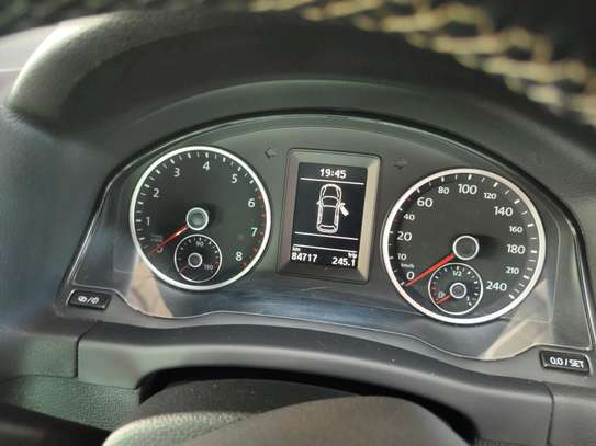 Volkswagen Tiguan white lounge 2017 image 3