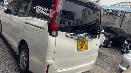 TOYOTA NOAH 7 SEATER 2014MODEL image 8