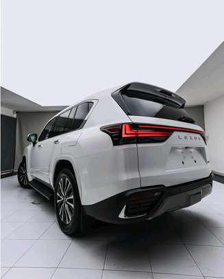 Lexus LX600 2022 Sport White image 2