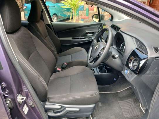 Toyota vitz image 5