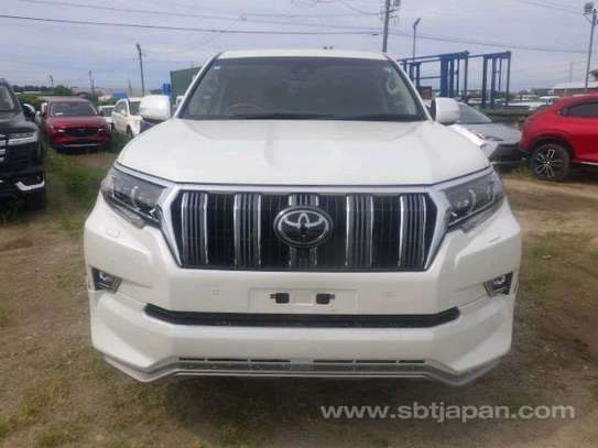 TOYOTA LANDCRUISER PRADO TX.L 2019MODEL SUNROOF PETROL image 3