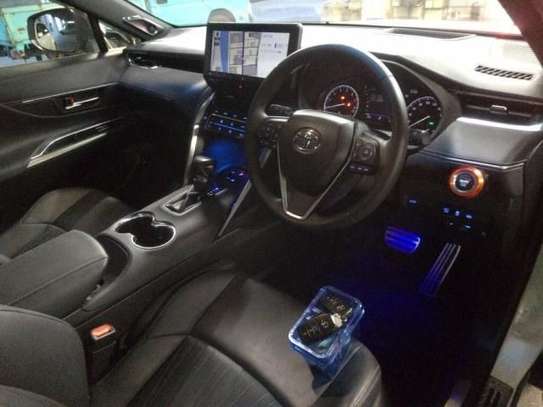 2021 TOYOTA HARRIER image 2