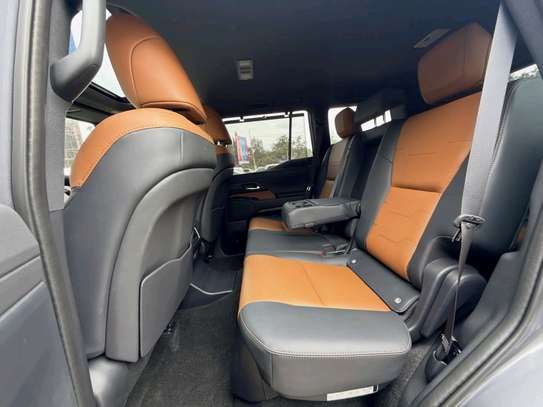 2025 Lexus GX550 image 15