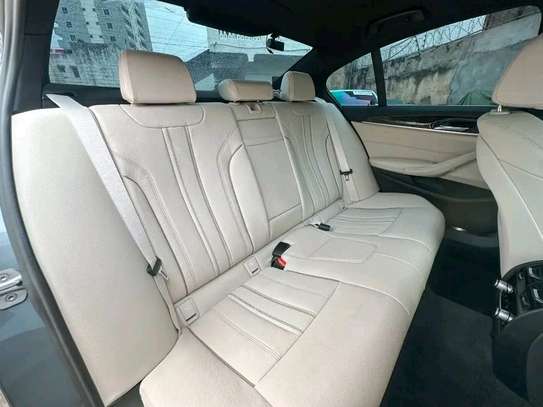 BMW 540i metallic Blue 2019 image 9