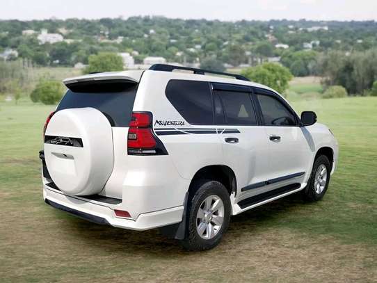 Toyota land cruiser prado image 4