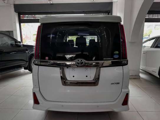 Toyota Noah wxb 2019 image 12