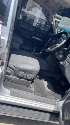 MITSUBISH PAJERO 2017MODEL DIESEL image 7