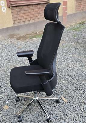 Office Chair; Functional and flexible Swivel Office Chair image 6