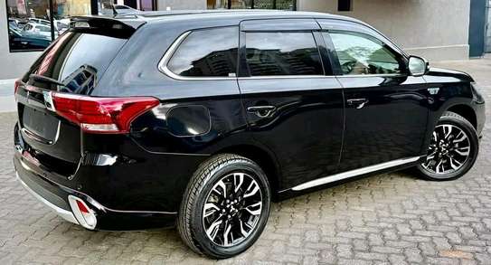 Mitsubishi outlander black color fully loaded 2019 model. image 3
