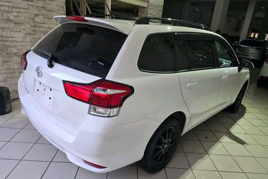 Toyota corolla Fielder White 2019 2WD image 5
