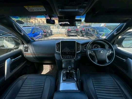 Toyota land Cruiser V8 ZX 2019 WALD image 5