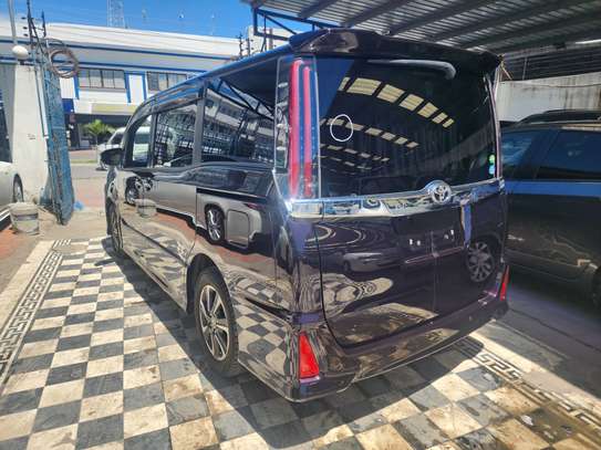 Toyota Noah 7-Seater purple Automatic Van 2019 image 14