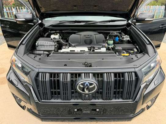 2022 Toyota Land Cruiser Prado TX-L image 4