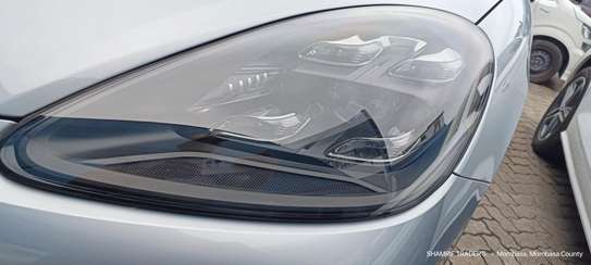 Porsche Cayenne Turbo 2019 Silver image 3