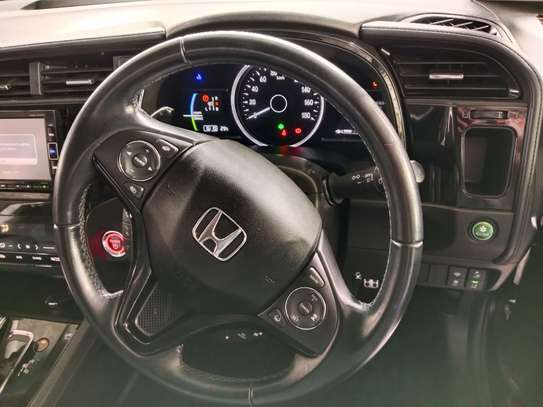 Honda fit shuttle image 2