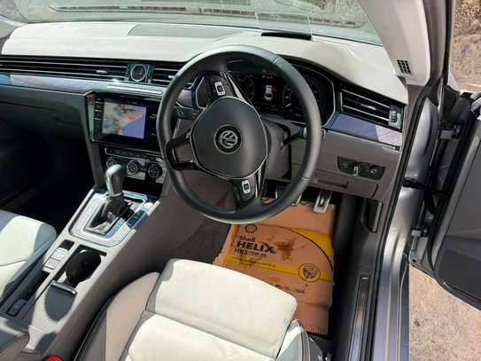 Volkswagen Arteon silver 2019 sunroof image 7