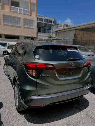 Honda bezel hybrid image 3
