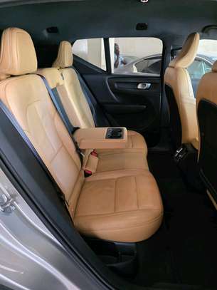 VOLVO XC40 T4  2018MODEL FULLY LOADED image 8