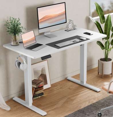 Standing Desk: 1.4m Adjustable Office Desk In Keroka image 6
