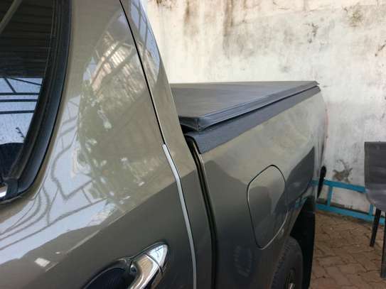 Toyota Hilux Double cabin image 9