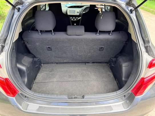 Toyota Vitz image 7
