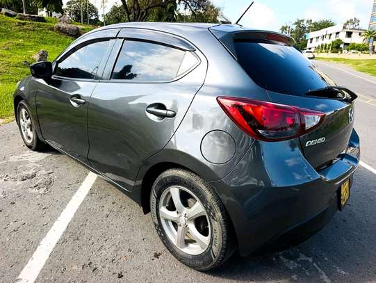 Mazda demio image 5