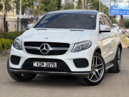 Mercedes benz image 2