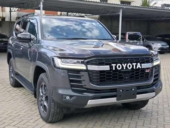 LANDCRUISER PRADO LC300 GR SPORT 2023MODEL image 4