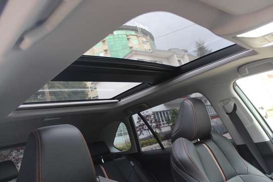 Toyota Rav4 Adventure Leather Sunroof 2019, 29,000 Kms image 4